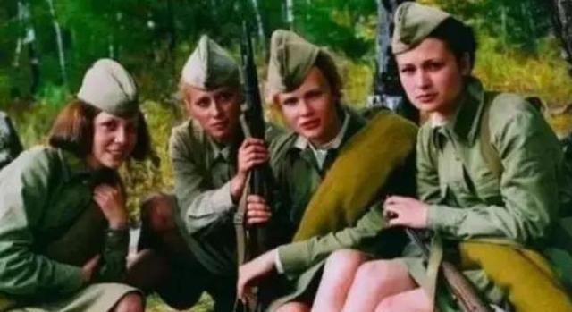 二战期间为何苏联女兵打仗都是穿裙子，真相让人难以接受