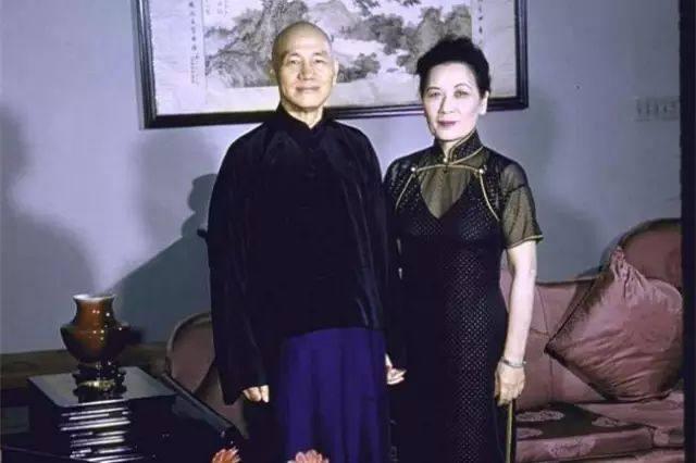 她被称为中国第一夫人被美国艺术家协会评为“世界十大美人”之首