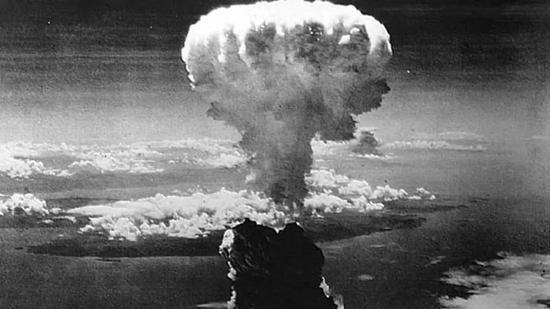 二战时，如果美国将原子弹投在东京，会发生什么事情？