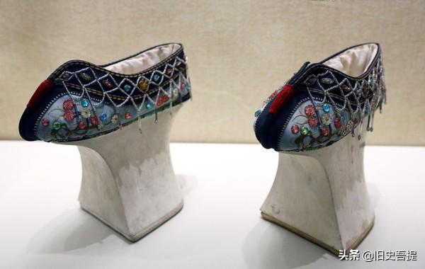 百年前的时尚，走路非常费劲的“花盆底”鞋，为什么是贵胄的最爱