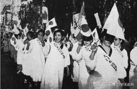 日本发动侵略战争，平民的表现更是难以理解，女性甘愿去部队慰问