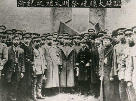 武昌起义的时候，孙中山明明在国外，为何说是他领导了辛亥革命？