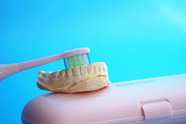 护牙小提示：爱护口腔，确保健康，选一款合适的罗曼T10电动牙刷