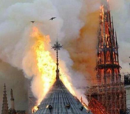 巴黎圣母院大火，人类文明又少了一处亮丽风景。