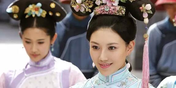 清朝唯一主动殉葬的妃子，13岁入宫独守空房，姐姐宠冠六宫封皇后